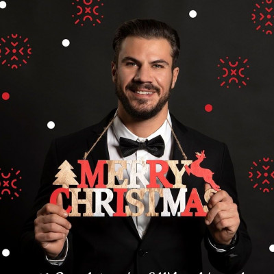 Ο Άκης Πετρετζίκης τρόλαρε τα Χριστούγεννα με το πιο αστείο post