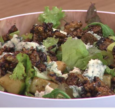 Πράσινη σαλάτα με αποξηραμένα σύκα και blue cheese για το σημερινό τραπέζι