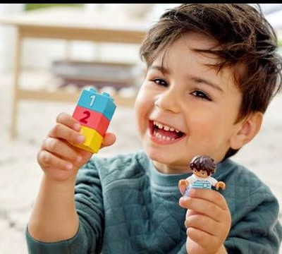 Παιδιά στο σπίτι: Οι επιλογές που θα τα βοηθήσουν να «χτίσουν» τη φαντασία τους