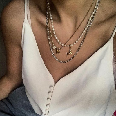 Screen Style: Mε αυτά τα κολιέ θα κλέψεις τις εντυπώσεις ακόμα και πίσω από την οθόνη του laptop σου