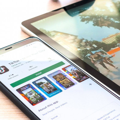 Πέντε τρόποι με τους οποίους το TikTok άλλαξε τη μόδα τη χρονιά που πέρασε