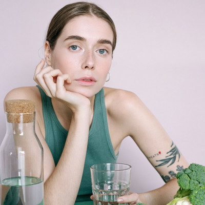 Όλα όσα πρέπει να ξέρεις για να κάνεις detox από την κορυφή ως τα νύχια