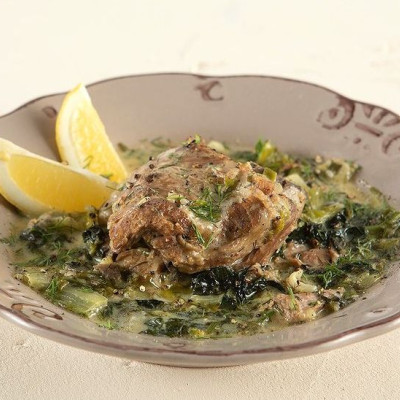 Η συνταγή του Άκη Πετρετζίκη για αρνάκι φρικασέ στη χύτρα ταχύτητας