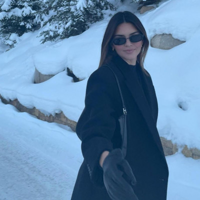 Οι καλύτερες εμφανίσεις των αγαπημένων μας celebs με μαύρα ρούχα