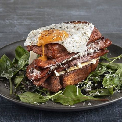 Τι θα φτιάξεις για πρωινό; Αβγόφετες σάντουιτς από τον Άκη Πετρετζίκη