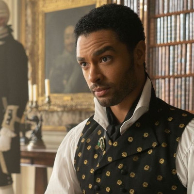 Θα είναι ο σταρ του Bridgerton ο επόμενος James Bond; Η απάντησή του