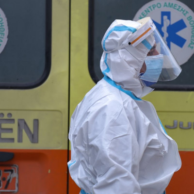 Κρούσματα σήμερα: 445 νέα ανακοίνωσε ο ΕΟΔΥ - 36 νεκροί σε 24 ώρες, στους 353 οι διασωληνωμένοι