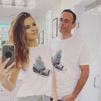 Συγκινεί η Maria Menounos με τη φωτογραφία μαζί με τη μαμά της μέσα από το νοσοκομείο
