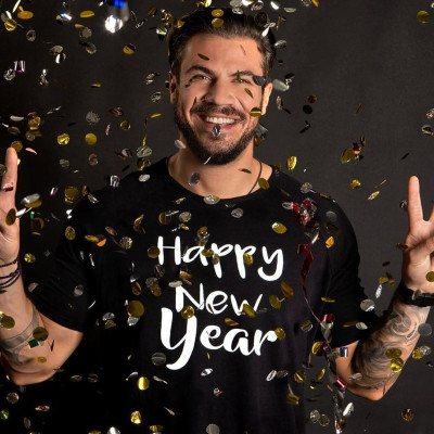 Άκης Πετρετζίκης: Η αποκάλυψη για το πώς δεν παχαίνει και το ενδεχόμενο να γίνει μπαμπάς