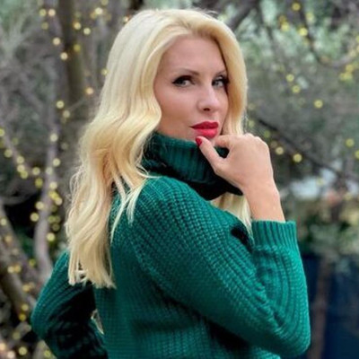 Ελένη Μενεγάκη: Η αγκαλιά στην κατάξανθη κόρη της και η selfie χωρίς ίχνος μακιγιάζ