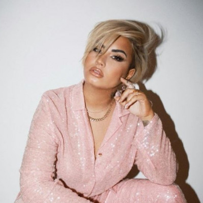 Ναι! Η Demi Lovato άλλαξε πάλι χρώμα στα μαλλιά της