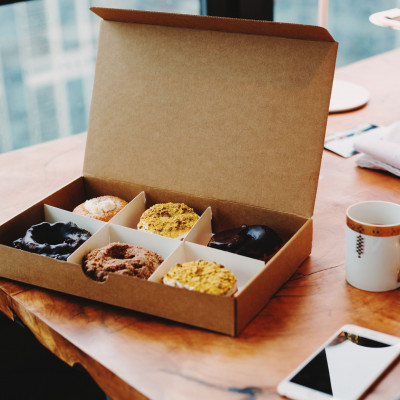 Πώς θα φτιάξεις τέλεια donuts με μόνο δύο υλικά