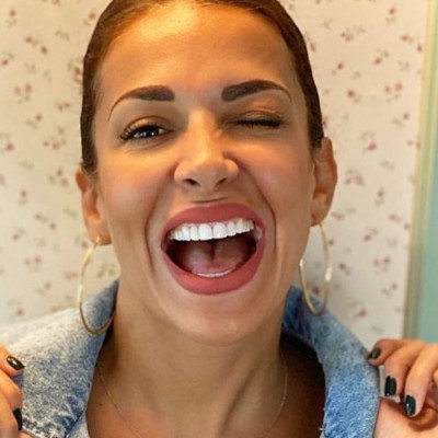 Ελένη Χατζίδου: Μας έδειξε την γκαρνταρόμπα της κόρης της και πάθαμε πλάκα