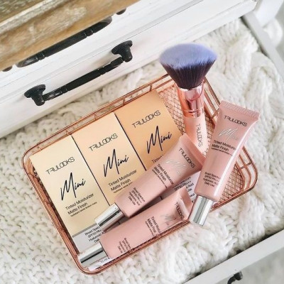 Shopping guide: 8 κρέμες προσώπου με χρώμα για ενυδάτωση και ελαφριά κάλυψη