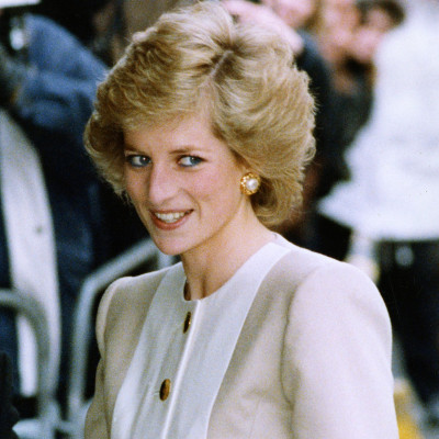 Ένας λογαριασμός στο Instagram εξυμνεί το διαχρονικό στυλ της Diana