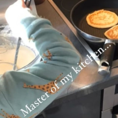 Γιος γνωστής Ελληνίδας δημοσιογράφου έφτιαξε pancakes για πρωινό