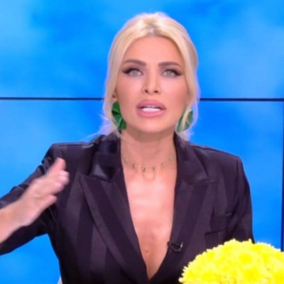 Το άγριο ξέσπασμα της Καινούργιου: Η εγκυμοσύνη και τα άκομψα τηλεφωνήματα στους γονείς της