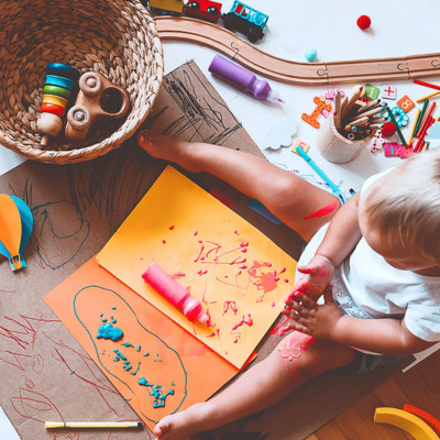 Εκπαίδευση νηπίων στο σπίτι με τη μέθοδο Waldorf (vid)