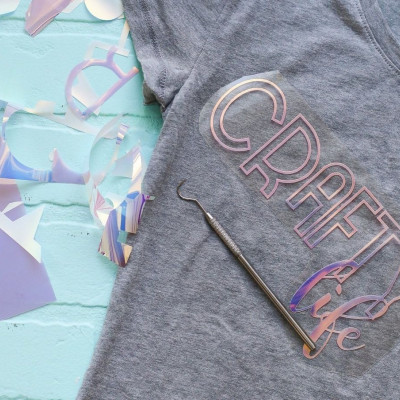 2 DIY τρόποι για να απογειώσεις ακόμη και το πιο αδιάφορο t-shirt σου