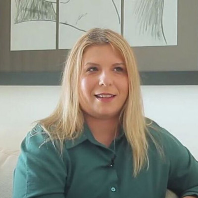 Η Υφυπουργός Εργασίας Μαρία Συρεγγέλα τονίζει πως «Καμία μορφή βίας δεν είναι ανεκτή»