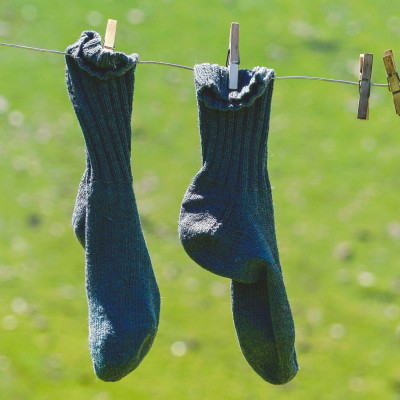 DIY time: Πώς θα φτιάξεις υπέροχα γάντια από μια παλιά σου κάλτσα