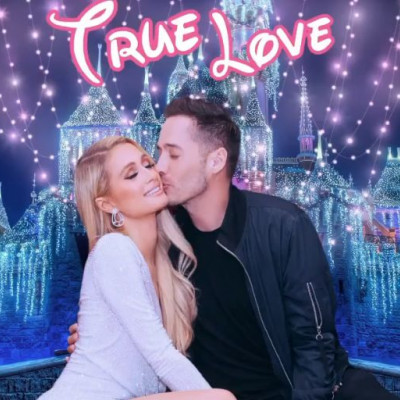 Έτοιμη να γίνει μαμά η Paris Hliton