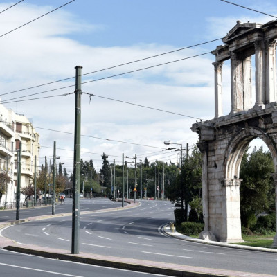 Κορονοϊός: Πάμε για σκληρή καραντίνα; Τα σχολεία, το click away και το «λουκέτο» από τις 18:00