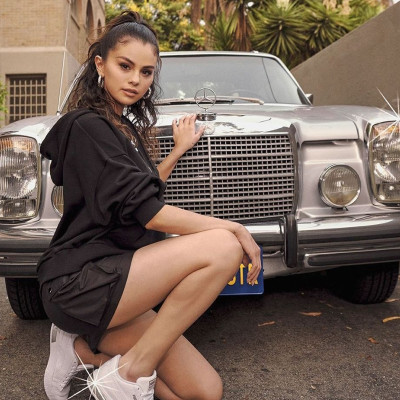 Selena Gomez: Η τούρτα που «κατέστρεψε» και ο σέξι χορός
