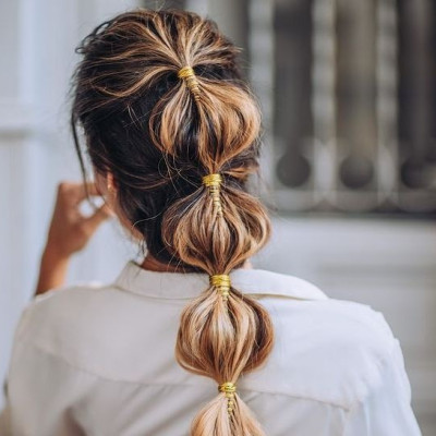 Ξέχνα φέτος την κλασική αλογοουρά και κάνε… bubble ponytail