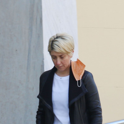 Σία Κοσιώνη: Χαλαρή και αδυνατισμένη σε βόλτα με τον γιο της