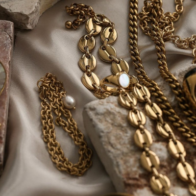 Shopping Guide: 5+1 αλυσίδες για το λαιμό που θα απογειώσουν κάθε σου look