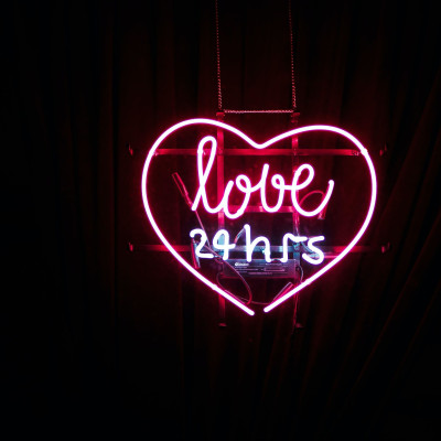 Ημέρα των Ερωτευμένων: 10 έξυπνα και αστεία insta captions για να ξεχωρίσεις