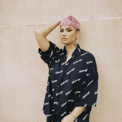 Demi Lovato: Εξομολογείται πώς είναι να χάνεις τον εαυτό σου για τους άλλους