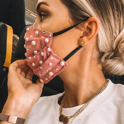 Shopping time! Οι ωραιότερες μάσκες προστασίας που θα φοράς και μετά τη Valentine's Day