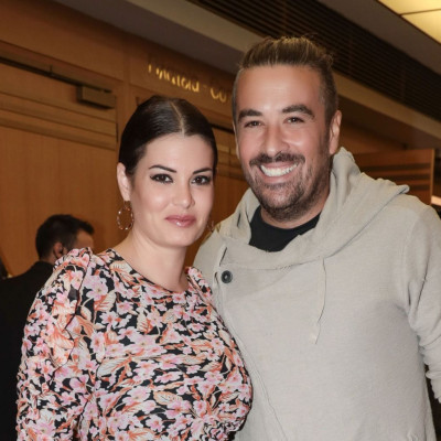 Κορινθίου - Αϊβάζης: Η κόρη τους ξεκίνησε τα γυρίσματα για το Καφέ της Χαράς - Η πρώτη φωτό