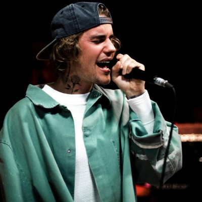 Ο Justin Bieber έκανε τα πιο inspirational stories και πρέπει να τα δεις