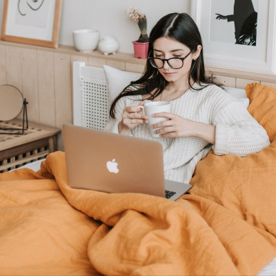 Shopping Guide: Τα ωραιότερα cozy πουλόβερ για τις ημέρες της τηλεκπαίδευσης