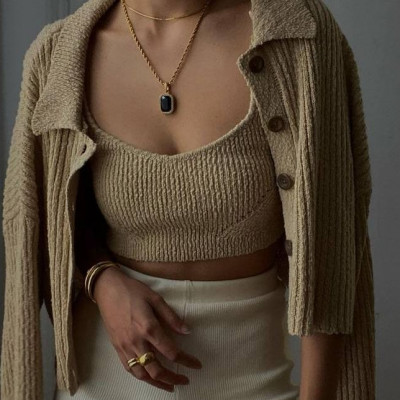 Αυτό το μάλλινο item είναι ιδανικό για μέσα στο σπίτι τις ημέρες που χιονίζει