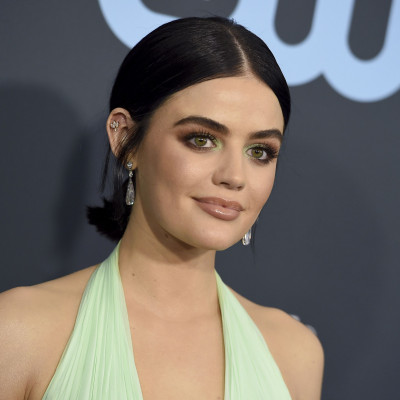 Το νέο χρώμα μαλλιών της Lucy Hale είναι ό,τι πιο chic είδαμε τελευταία