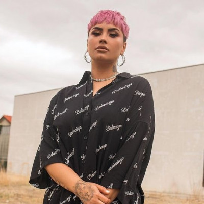 Μετά την καραντίνα θα κάνουμε όλες το μανικιούρ της Demi Lovato