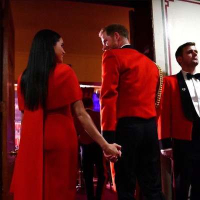 Το σκίτσο της Meghan σε προχωρημένη εγκυμοσύνη με τον Archie δίπλα της συγκινεί