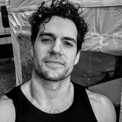 Όλοι προσπαθούν να καταλάβουν το μυστικό πρότζεκτ του Henry Cavill