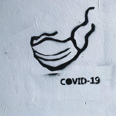 Μπάντα κάνει πρόβα μέσα σε… φούσκες λόγω κορονοϊού (video)