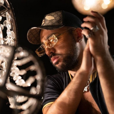 Apon- Slogan: Κυκλοφόρησαν το νέο «MEINE» και έχει ξεπεράσει τα 100 χιλ. views