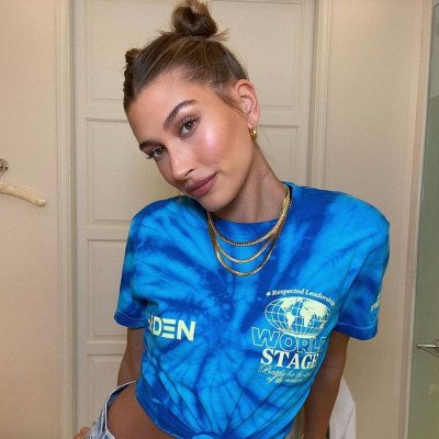 5 στυλάτοι τρόποι για να φορέσεις το αγαπημένο t-shirt σου αυτή την Άνοιξη