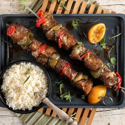 Άκης Πετρετζίκης: Κοντοσούβλι χοιρινό στον φούρνο