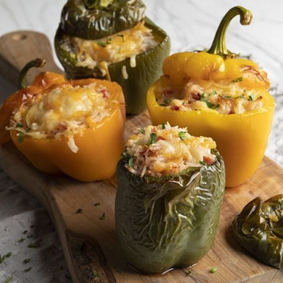 Άκης Πετρετζίκης: Γεμιστές πιπεριές