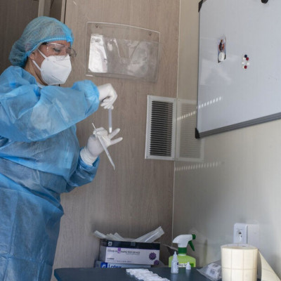 Κρούσματα σήμερα: 2.301 νέα ανακοίνωσε ο ΕΟΔΥ - 41 νεκροί σε 24 ώρες, στους 452 οι διασωληνωμένοι