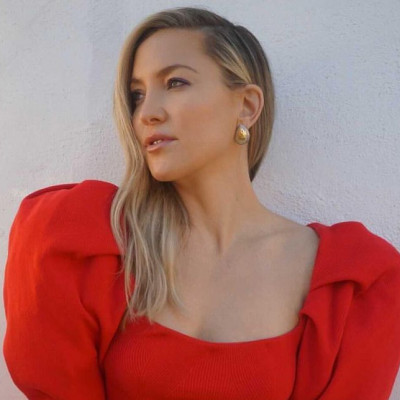 Οι κοιλιακοί της Kate Hudson μετά από 3 εγκυμοσύνες αποτελούν το όνειρο κάθε γυναίκας