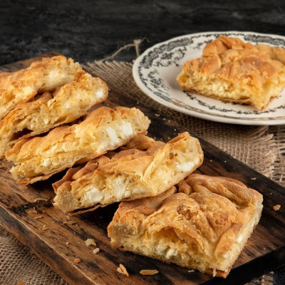 Άκης Πετρετζίκης: Η τυρόπιτα της μαμάς του Άκη